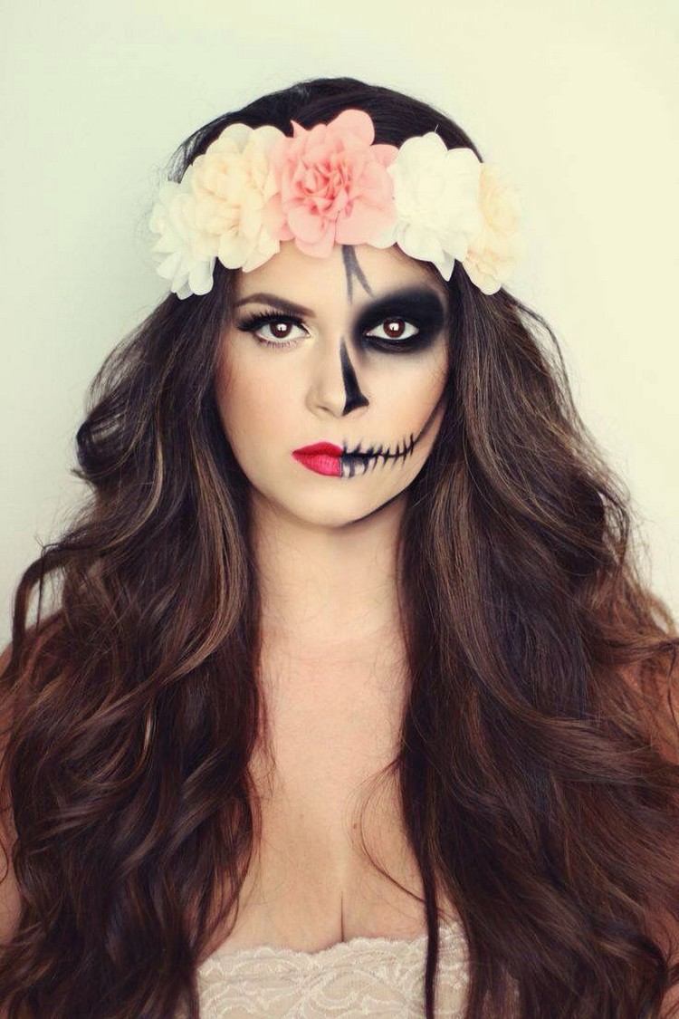 coiffure-Halloween-femme-couronne-fleurs-maquillage-affreux