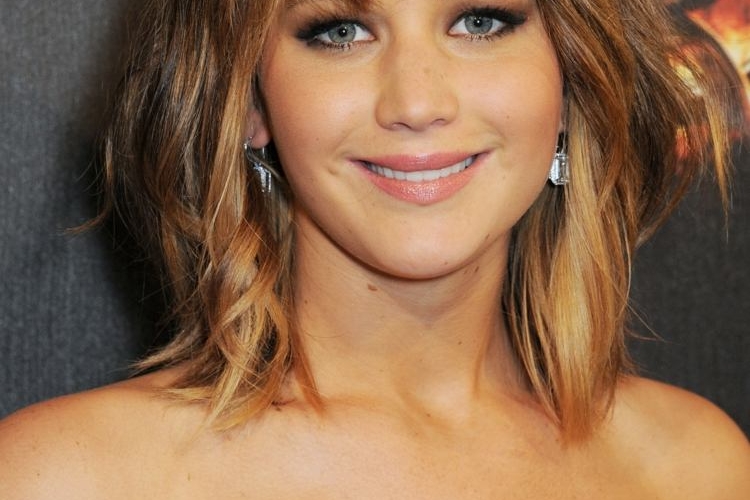 Coupe carré mi long et ses versions tendance préférées des stars