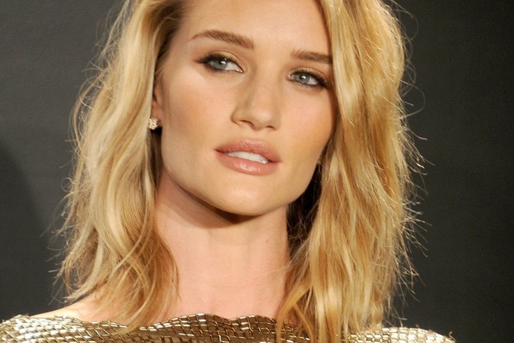 Coupe carré mi long et ses versions tendance préférées des stars