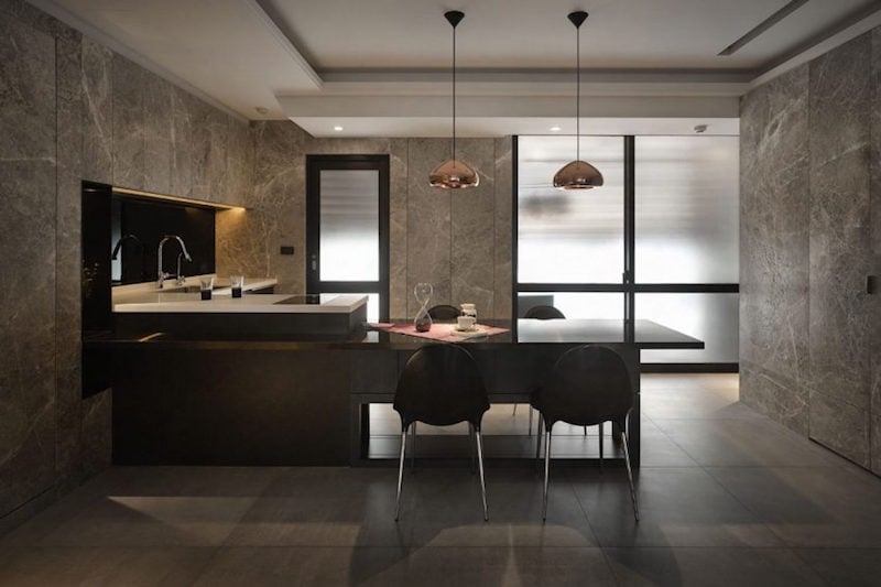 cuisine-en-l-design-moderne-coin-repas-murs marbre gris