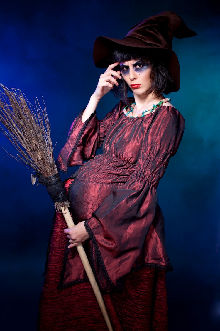 déguisement-femme-enceinte-sorcière-robe-satin.