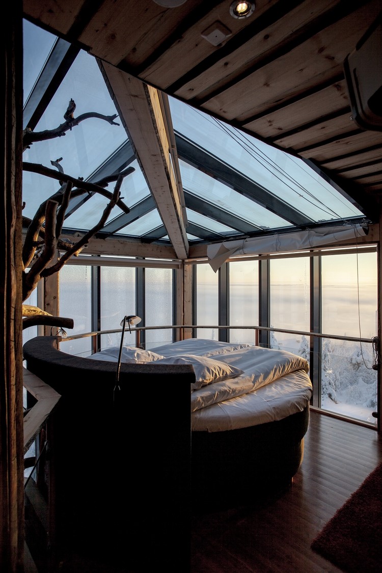 extension-maison-toit-verre-chambre-cocooning-vue