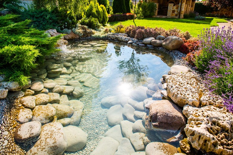 galets-pour-jardin-cailloux-espace-outdoor-bassin-eau