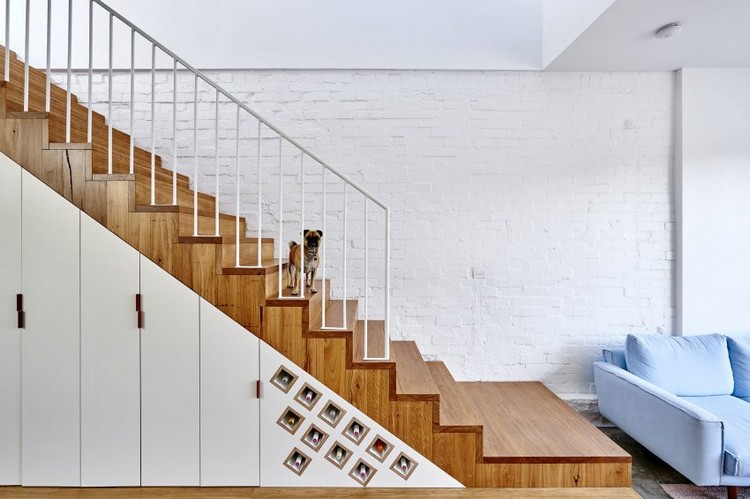 meubles-bois-escalier-droit-bois-rangements-intégrés