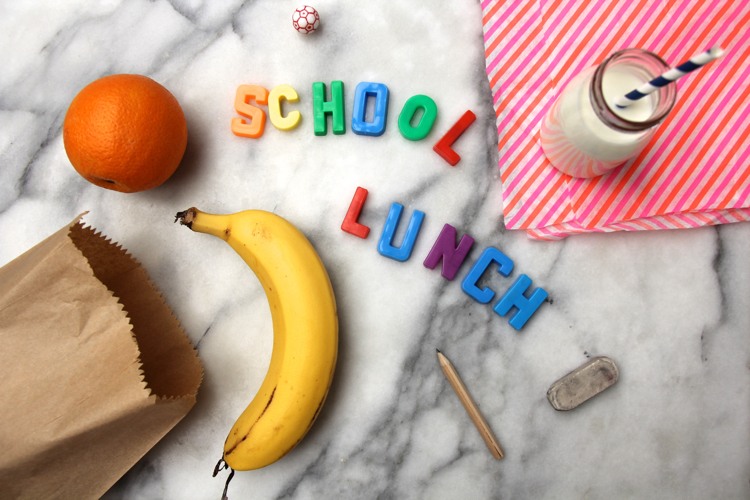 repas enfant emporter-déjeuner-école-banane-pot-yaourt