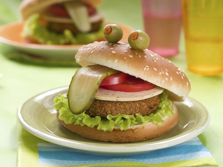 repas-enfant-original-forme-hamburger-simili-Macaron-glouton