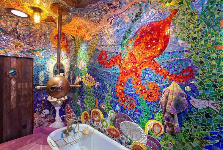 salle de bain mosaïque antoni-gaudi-motifs-multicolores