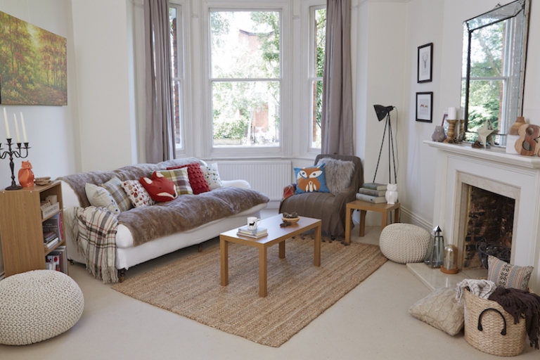 salon-cosy-petit-espace-textile-maison-textures-chaleureuses