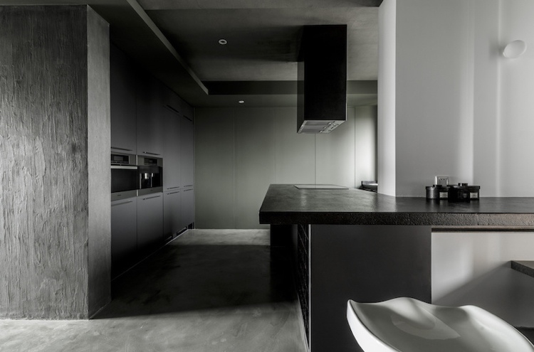 sol-beton-cire-cuisine-ouverte-meubles-minimalistes
