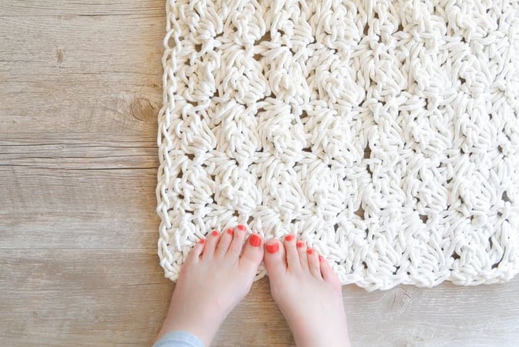 tapis kilim crochet-blanc-neige-habiller-maison