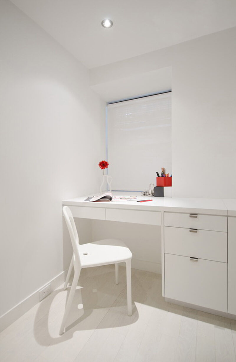 bureau-enfant-blanc-amenagement-decoration-minimaliste