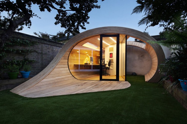 bureau de jardin design-futuriste-coque-parement-bois-revetement-sol-assorti