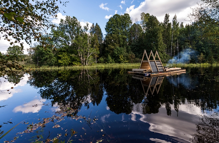 cabane sur l’eau flottante-zone-estonienne-touchee-inondations