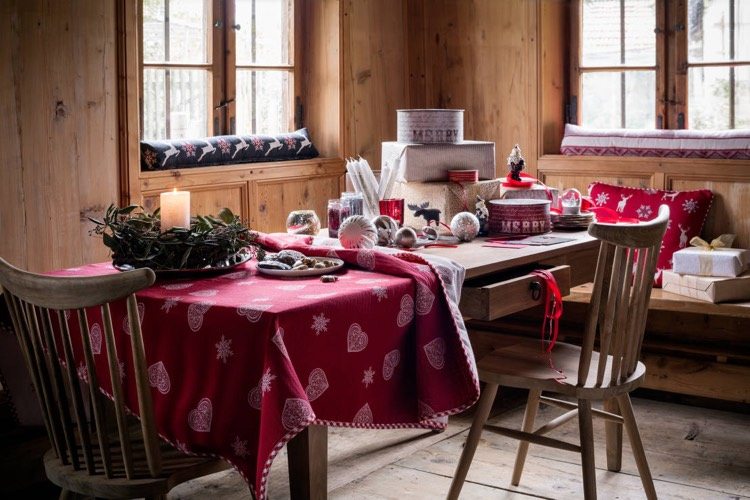 Centre de table bougie pour peaufiner la décoration de table de noël Table Rouge Créatif cuisine de