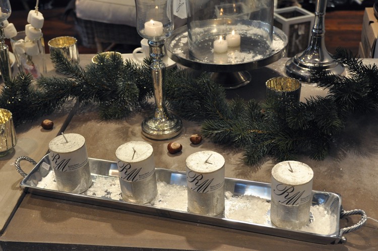 centre-de-table-bougie-presentoir-metal-bougies-couleur-argent-branche-sapin