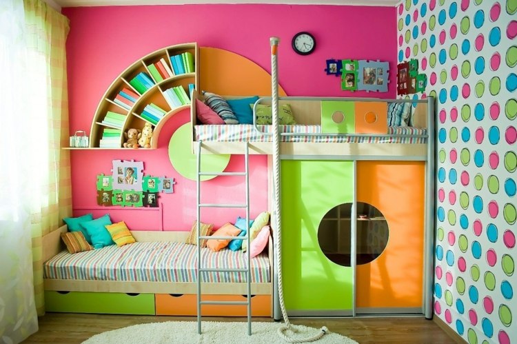 couleur-rose-fuchsia-peinture-murale-magenta-papier-peint-pois-multicolores-deco-chambre-enfant