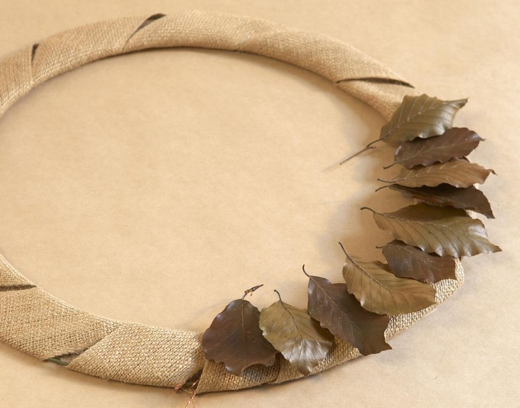 couronne d' automne artisanale-feuilles-decoratives