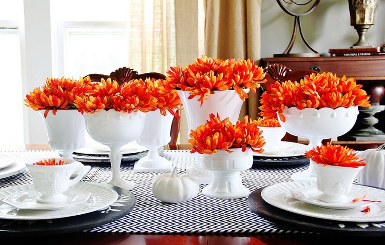 deco-table-automne-moderne-fleurs-orange-sets-table-blanc