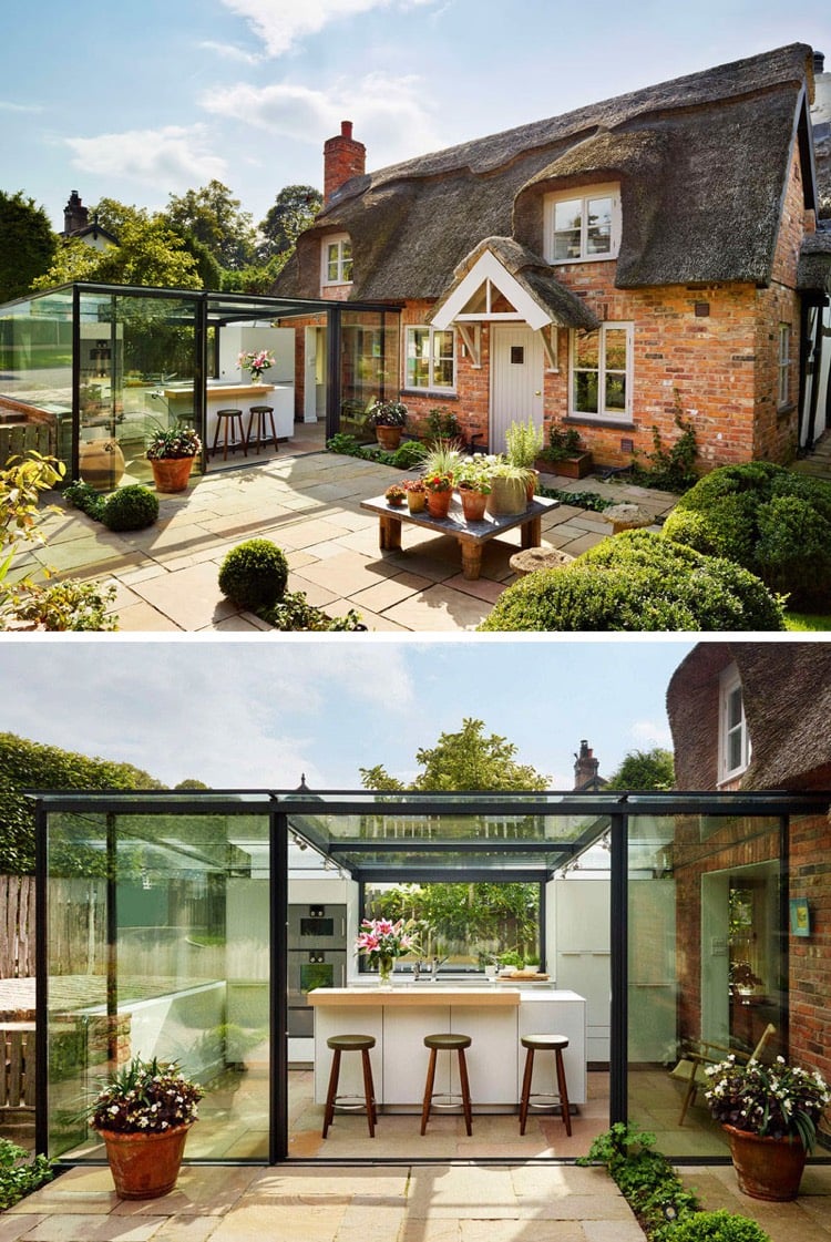 extension-maison-vitree-moderne-amenagee-cuisine-vue-jardin