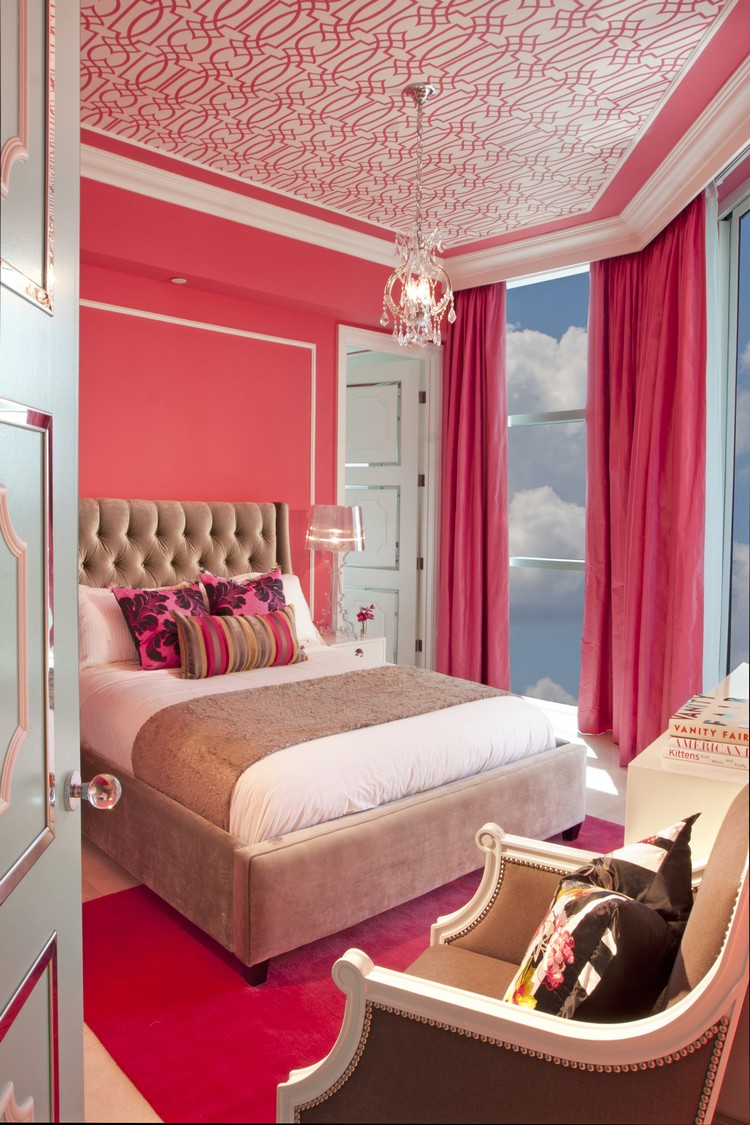 faux-plafonds-originaux-rose-blanc-chambre-coucher