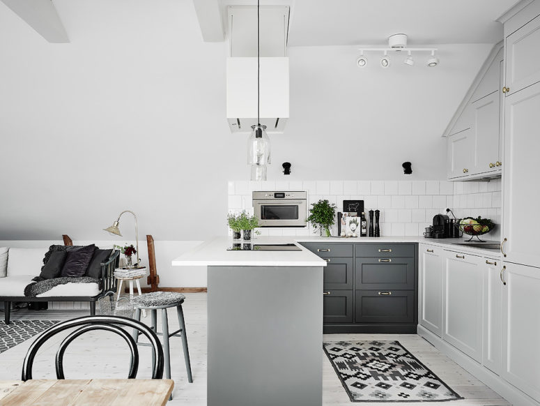 interieur-scandinave-cuisine-blanc-gris-tapis-cuisine-ilot-blanc-gris