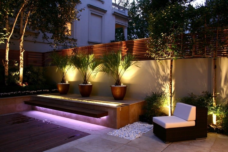 luminaire-exterieur-led-terrasse-cour-interieur-plantes-pots-banc-bois
