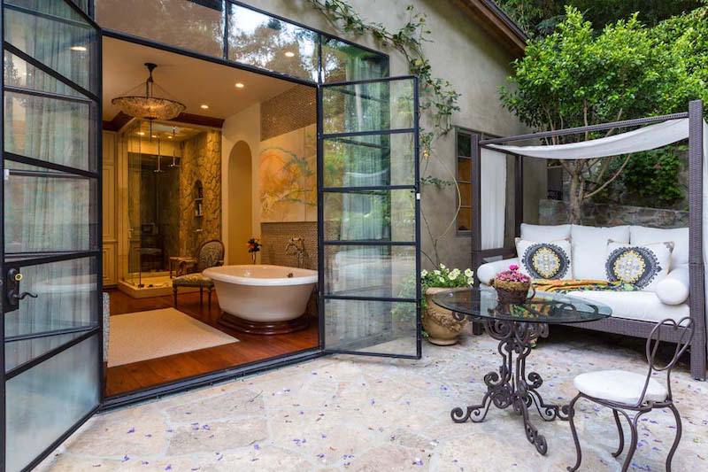 Maison de star la résidence de jennifer lopez à bel air, los angeles Idées Baignoires Verriere