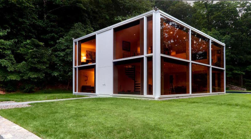 maison en verre teinte-renovee-architecture-cubique-moderne