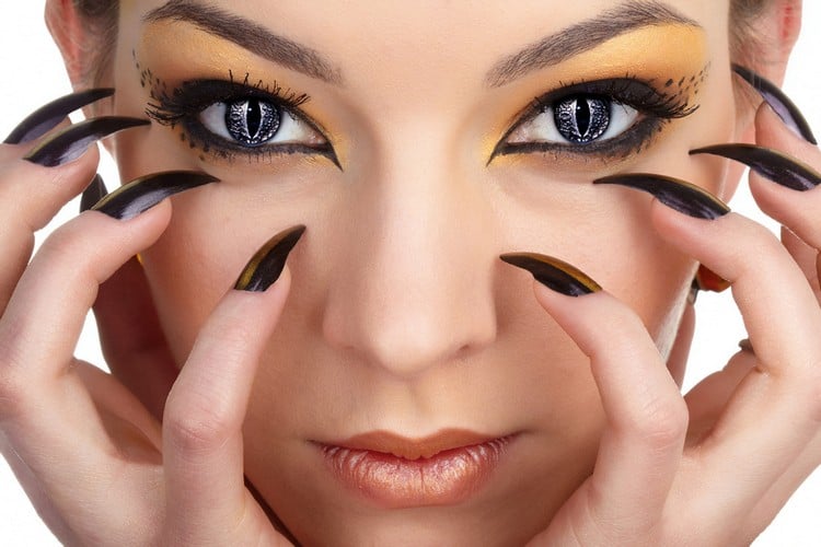 maquillage-halloween-facile-ombres-paupi-res-jaune.