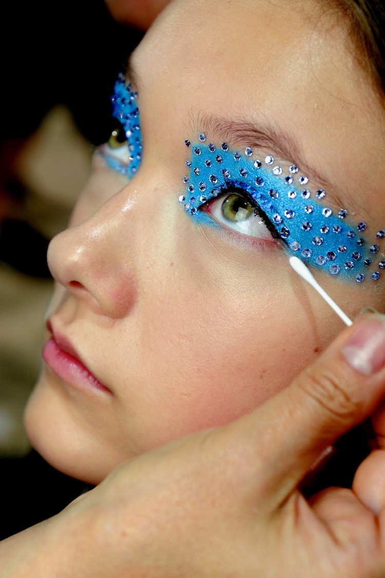 maquillage-halloween-facile-princesse-fee-make-up-bleu
