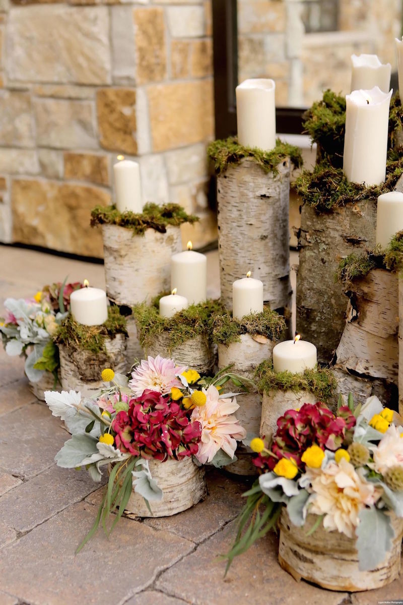 mariage-automne-idee-deco-troncs-bouleaux-fleurs-bougies-blanches