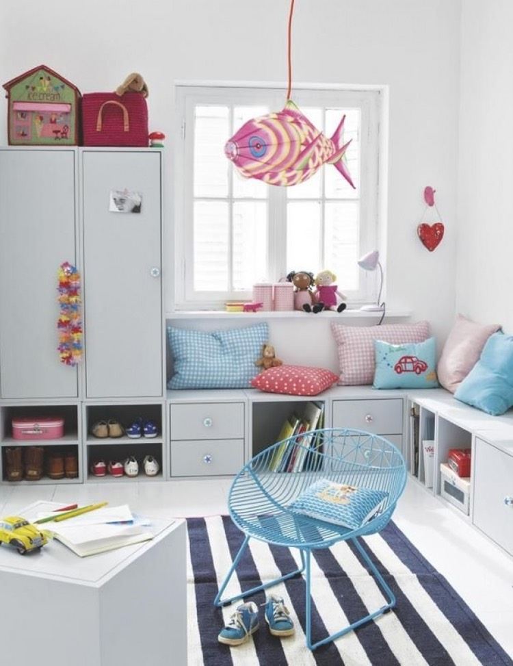 Rangement chambre fille pour tout organiser avec style et efficacité Banquette Scandinave décor