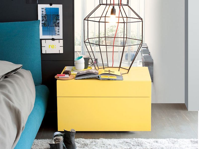 table-nuit-design-jaune-pastel-abbinali-tiroirs-sans-poignees-fabricant-poliform