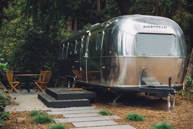 vacances-camping-car-airstream-vintage-aluminium-idees