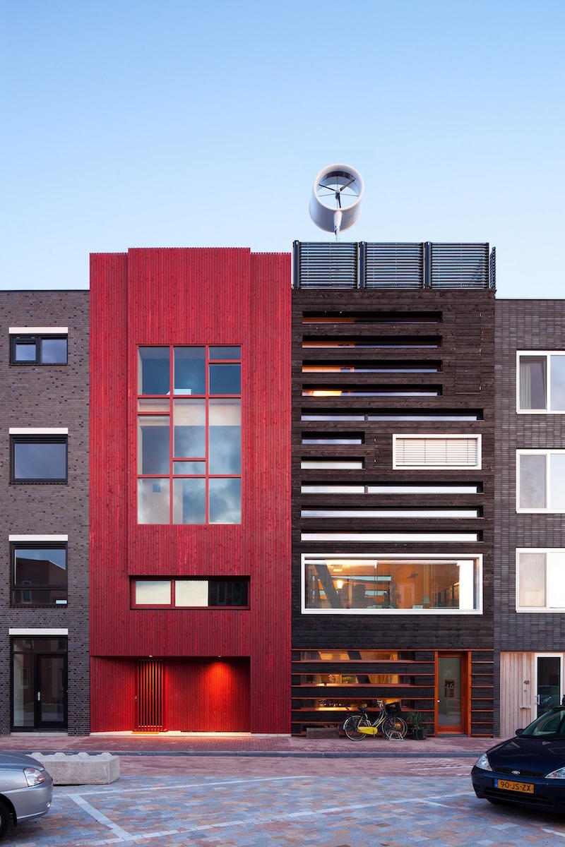 bardage-bois-carbonise-bois-rouge-faro-architecten-houtskelet-gebouw