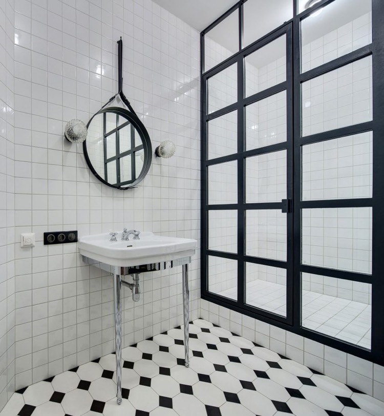 carrelage-salle-bains-noir-blanc-verriere-loft