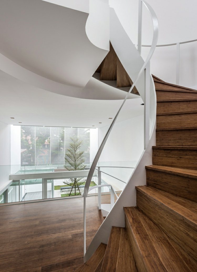 interieur-blanc-minimaliste-escalier-bois