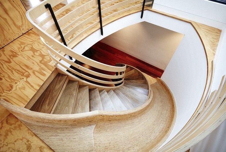 maison avec toboggan bois-massif-escalier-garde-coprs-bois-sol
