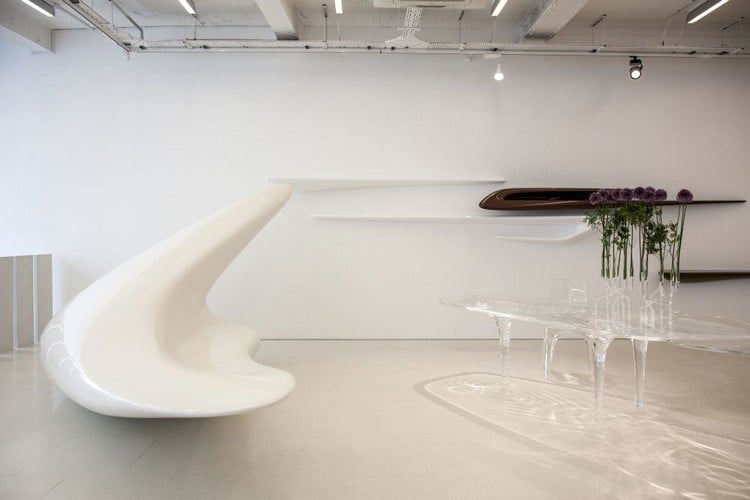 mobilier contemporain zaha-hadid-blanc-neige-design-futuriste