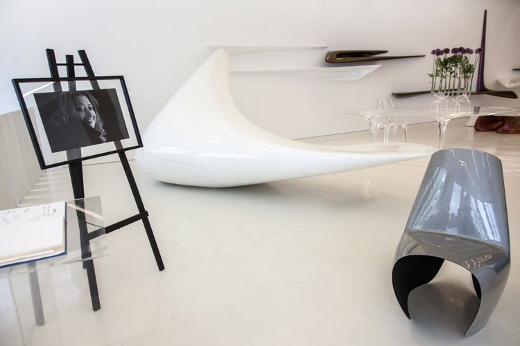 mobilier-contemporain-zaha-hadid-coin-lounge-blanc-laque-gris