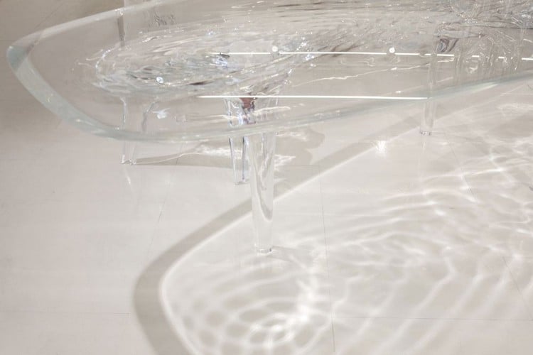 mobilier-contemporain-zaha-hadid-collection-verre-glace