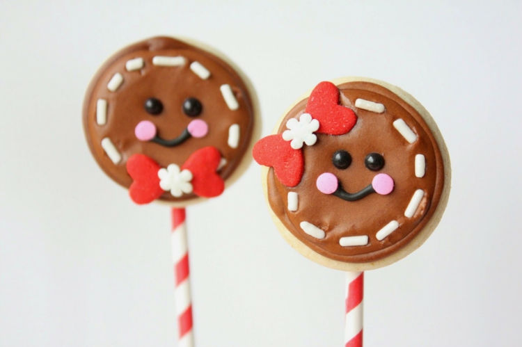 pain-epice-de-noel-biscuits-gingerbread-glacage-chocolat