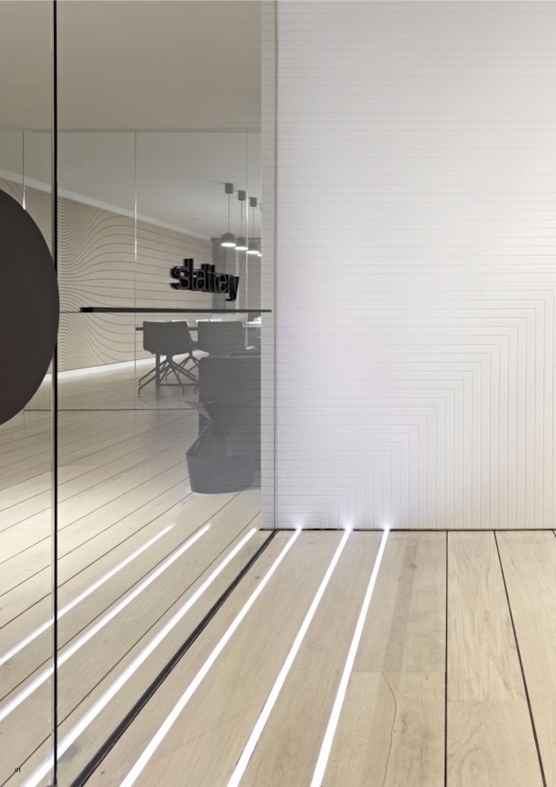 profilé LED encastré dans le plancher en bois massif via Slattery Australia Elenberg Fraser profile-led-encastre-plancher-bois-massif-slattery-australia-elenberg-fraser