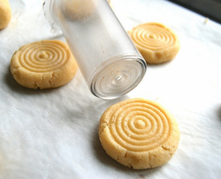 biscuits-personnalises-estampilles-deco-alternative-vaisselle