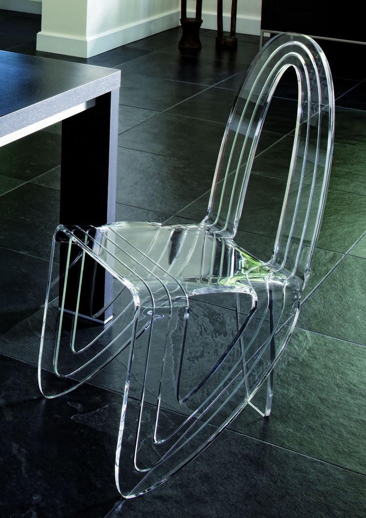 chaises-transparentes-collection-atulglass-aitali-salle-manger