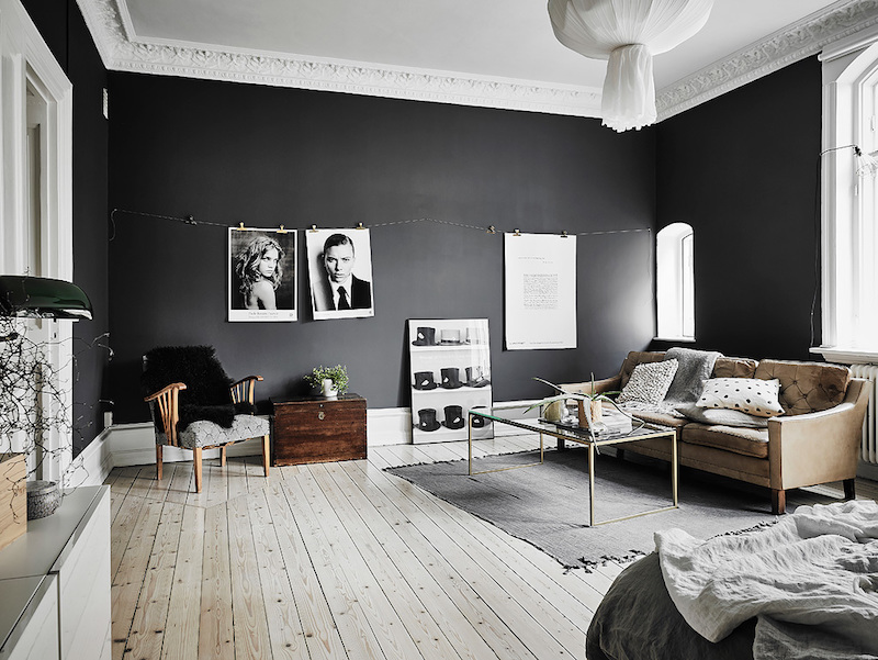 decoration-scandinave-noir-blanc-plancher-bois-massif-clair-naturel