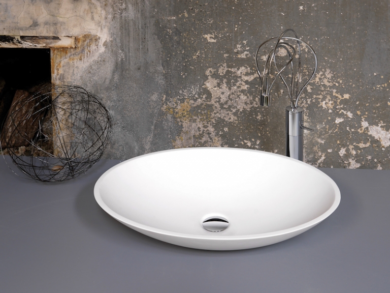 lavabo-moderne-ovale-vasque-poser-washbasins-design-newform