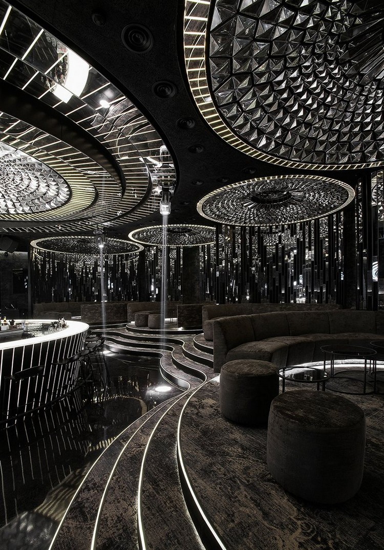 les-plus-beaux-restaurants-du-monde-futuriste-interieur-noir