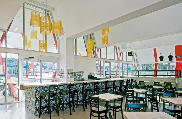 les-plus-beaux-restaurants-monde-torchy-s-taco-design-suspensions-jaunes-e