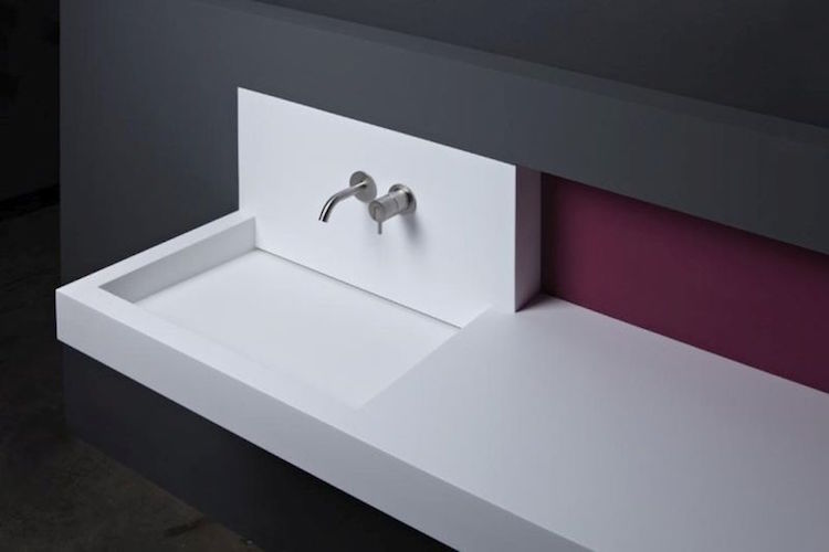 plan-toilette-vasque-corian-w-slot-design-antonio-lupi